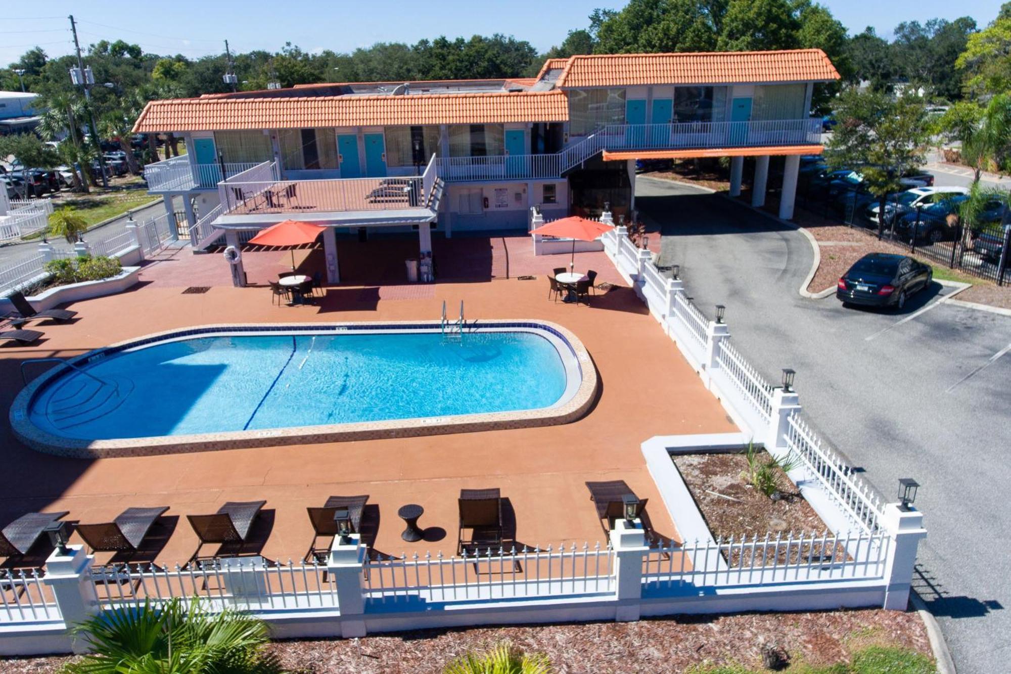 Howard Johnson By Wyndham Clearwater - Dunedin Exterior foto